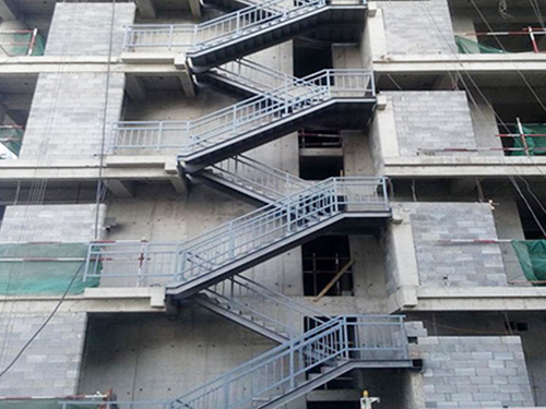 万家乐厂房钢结构楼梯搭建